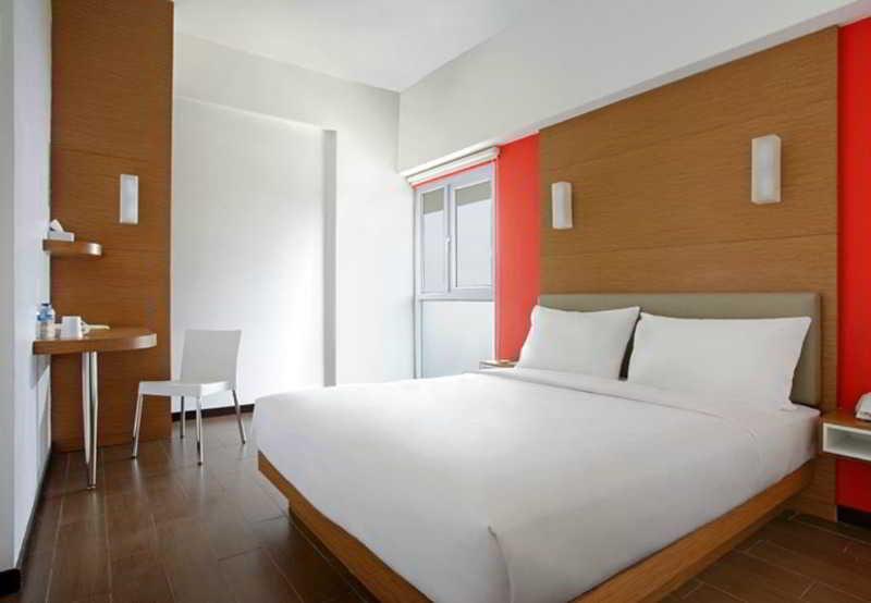 อมาริส โฮเต็ล เอมบง มาลัง สุราบายา Hotel ภายนอก รูปภาพ