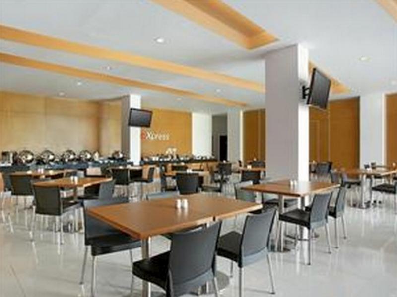 อมาริส โฮเต็ล เอมบง มาลัง สุราบายา Hotel ภายนอก รูปภาพ